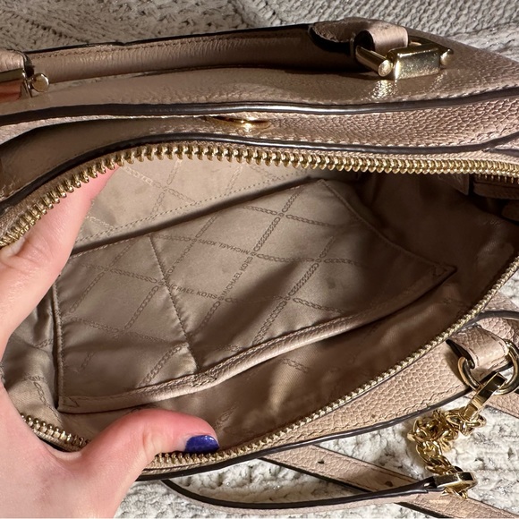 MICHAEL KORS crossbody tote - Picture 7 of 15